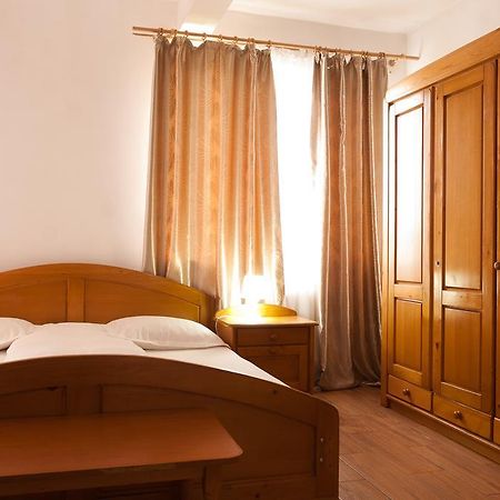 Pension Club Montana Къмпина Екстериор снимка