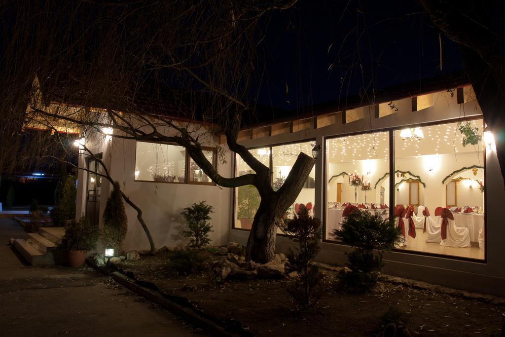 Pension Club Montana Къмпина Екстериор снимка