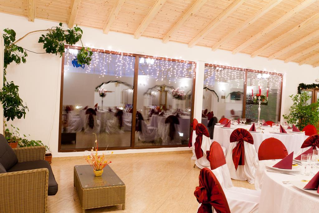 Pension Club Montana Къмпина Екстериор снимка