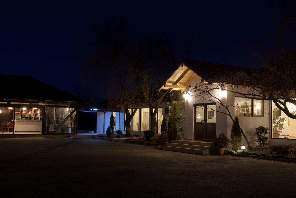 Pension Club Montana Къмпина Екстериор снимка