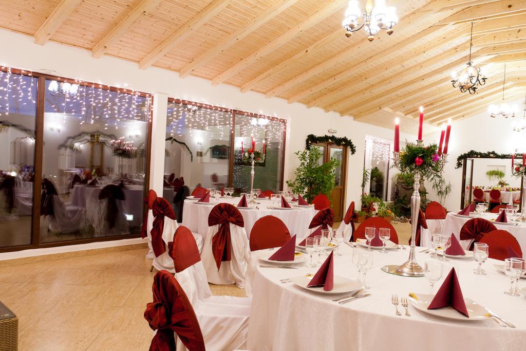 Pension Club Montana Къмпина Екстериор снимка