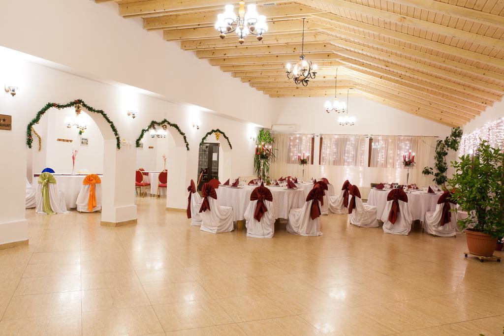 Pension Club Montana Къмпина Екстериор снимка