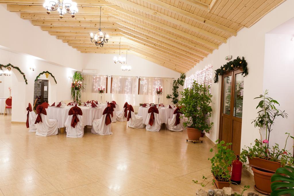 Pension Club Montana Къмпина Екстериор снимка