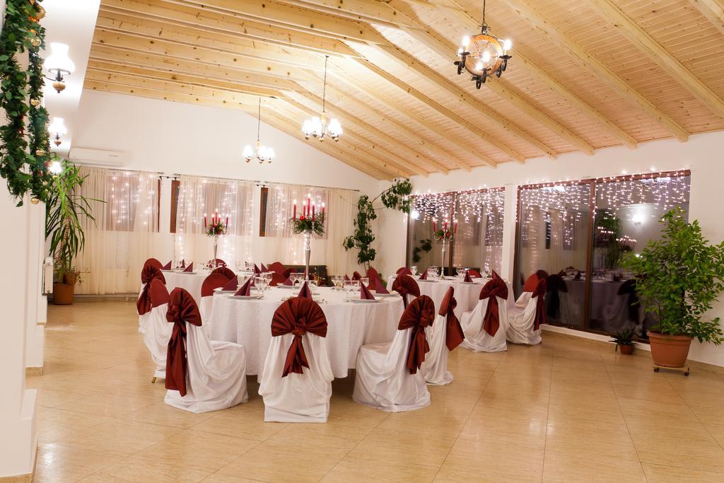 Pension Club Montana Къмпина Екстериор снимка