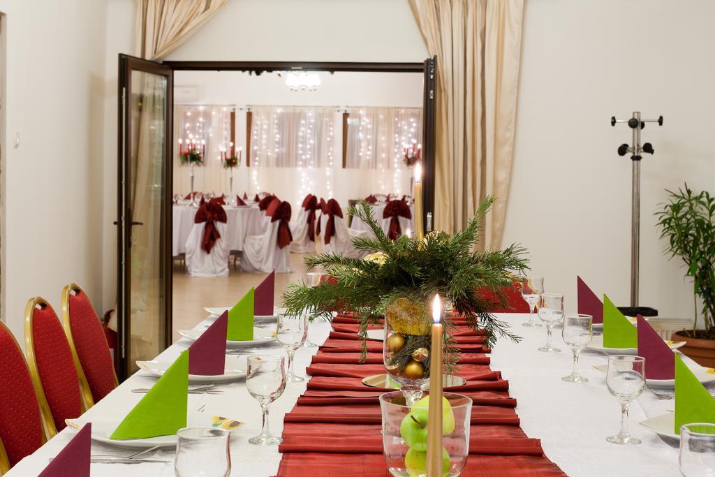 Pension Club Montana Къмпина Екстериор снимка