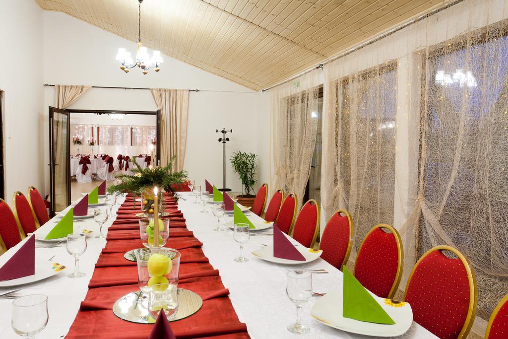 Pension Club Montana Къмпина Екстериор снимка