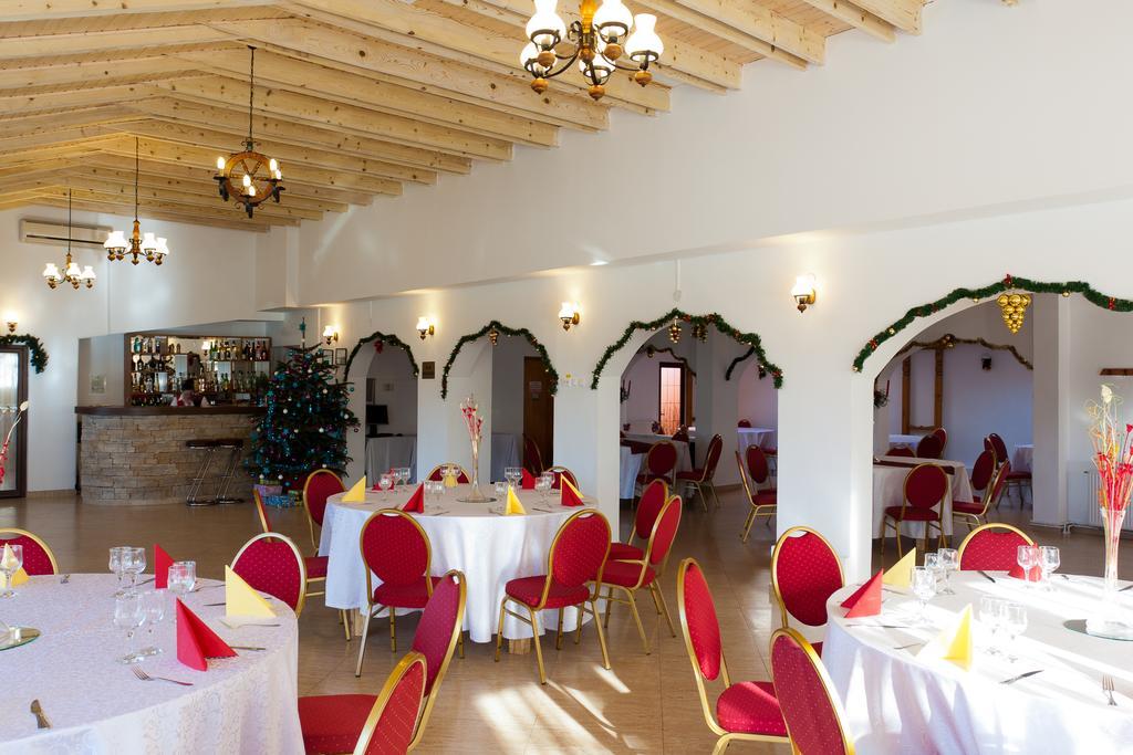 Pension Club Montana Къмпина Екстериор снимка