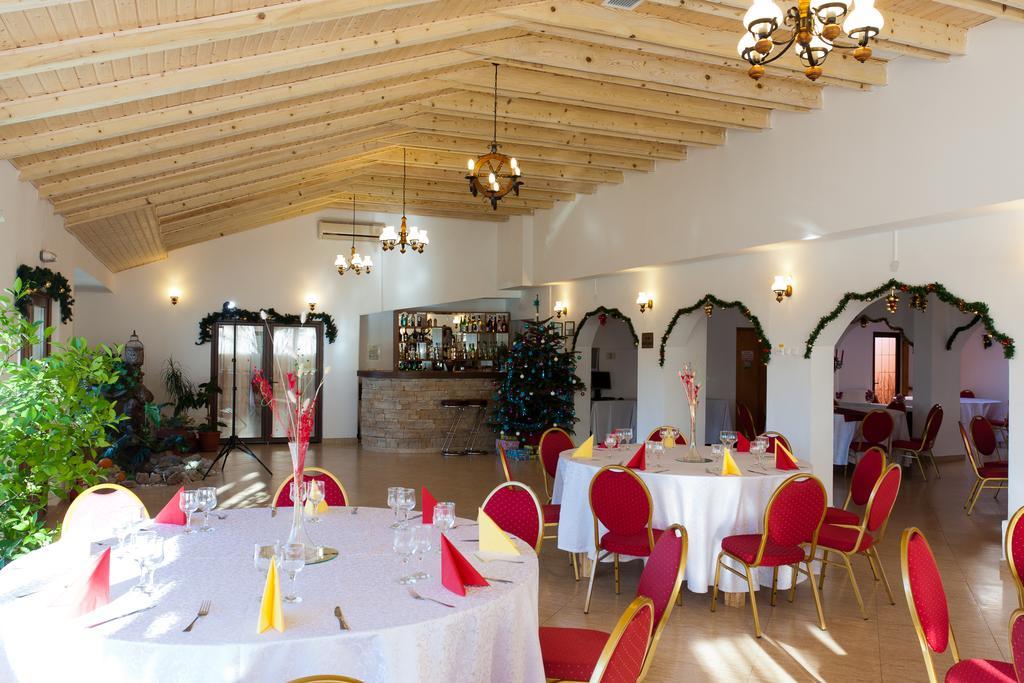 Pension Club Montana Къмпина Екстериор снимка