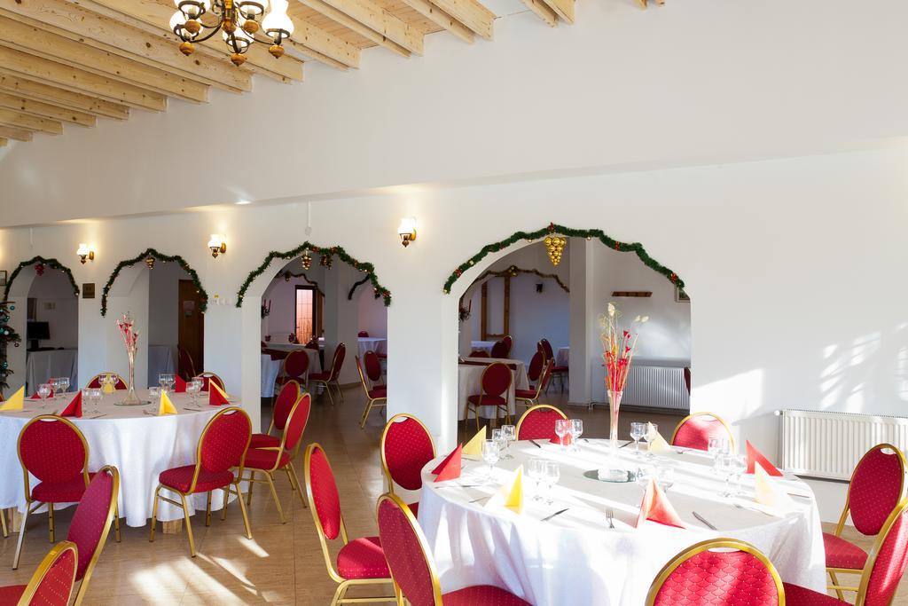 Pension Club Montana Къмпина Екстериор снимка