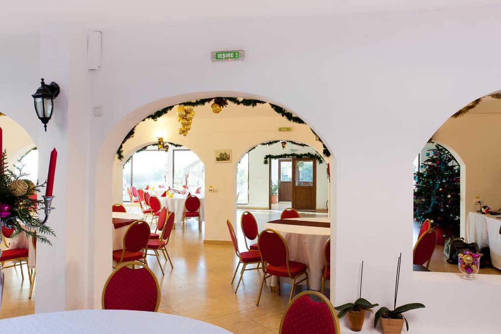 Pension Club Montana Къмпина Екстериор снимка