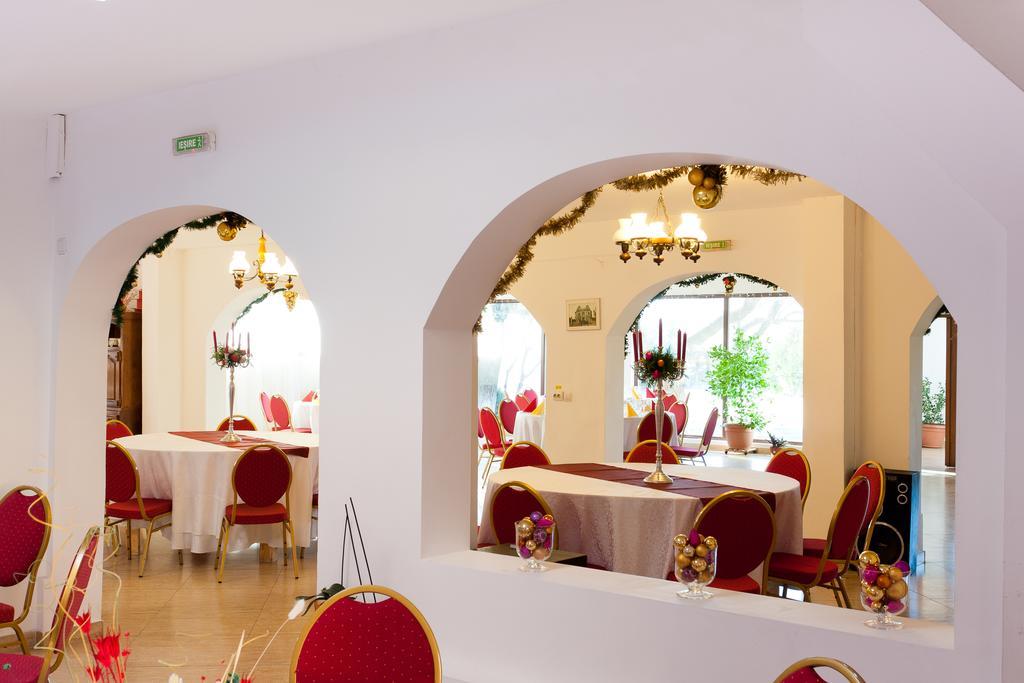 Pension Club Montana Къмпина Екстериор снимка