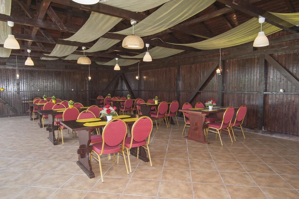 Pension Club Montana Къмпина Екстериор снимка