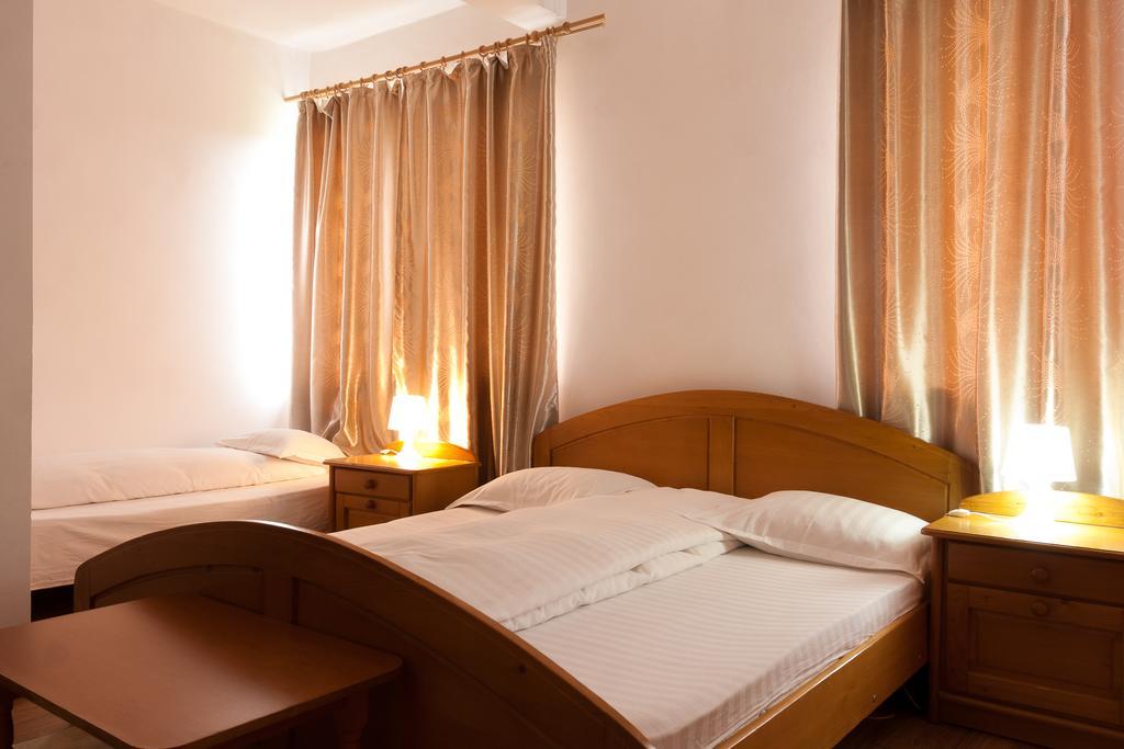 Pension Club Montana Къмпина Екстериор снимка