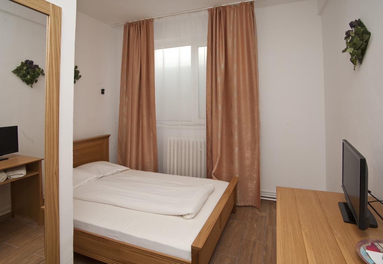 Pension Club Montana Къмпина Екстериор снимка