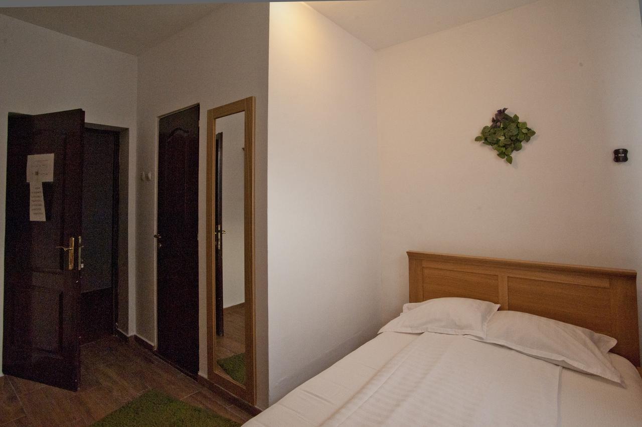 Pension Club Montana Къмпина Екстериор снимка